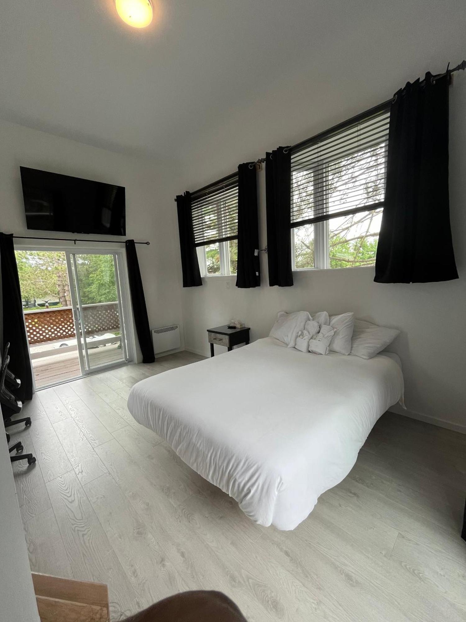 Auberge De Ferme-Neuve Lac-Saint-Paul Eksteriør bilde