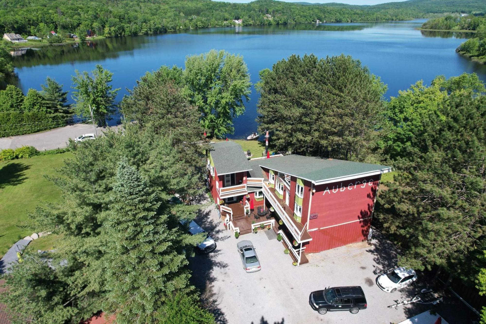 Auberge De Ferme-Neuve Lac-Saint-Paul Eksteriør bilde