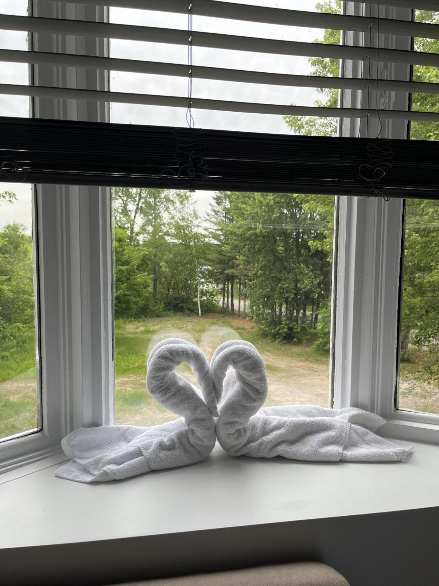 Auberge De Ferme-Neuve Lac-Saint-Paul Eksteriør bilde