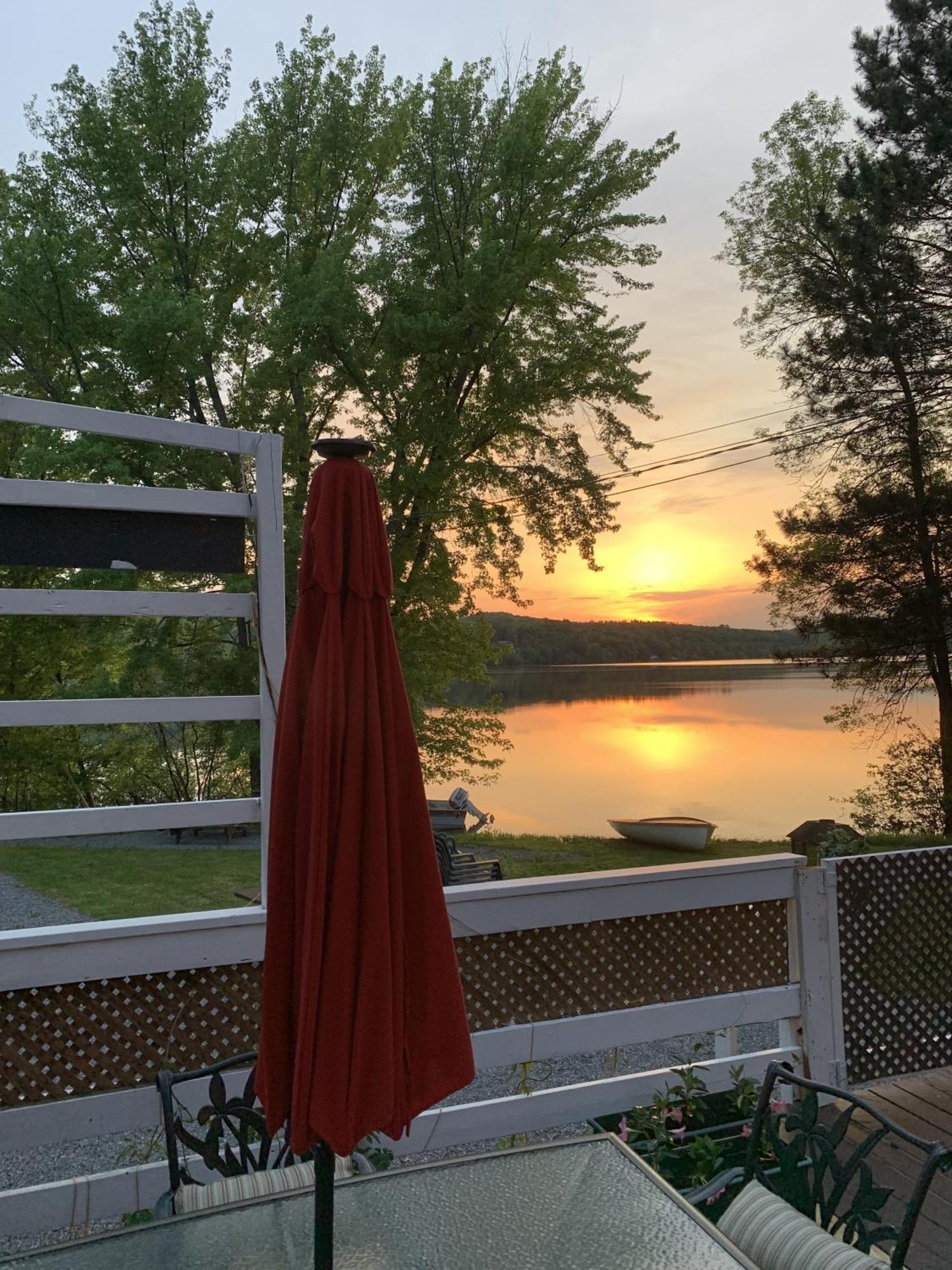 Auberge De Ferme-Neuve Lac-Saint-Paul Eksteriør bilde