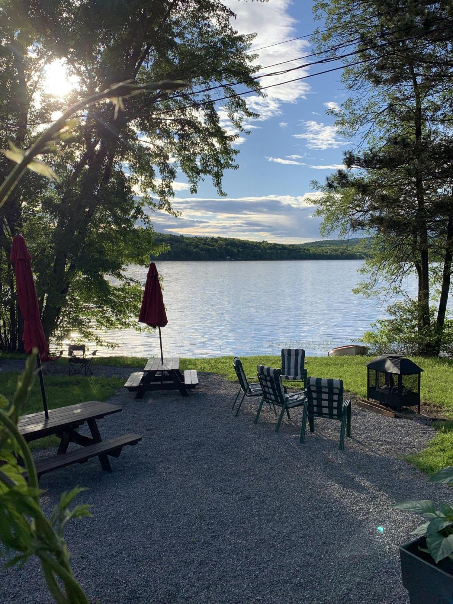 Auberge De Ferme-Neuve Lac-Saint-Paul Eksteriør bilde