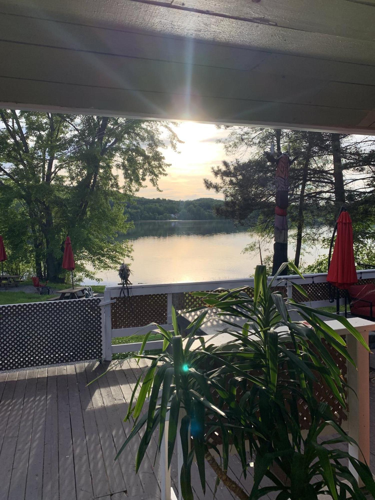 Auberge De Ferme-Neuve Lac-Saint-Paul Eksteriør bilde